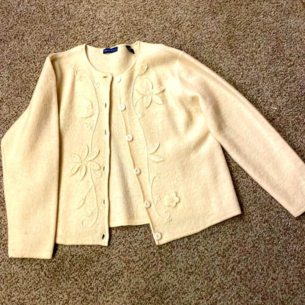 100% wool sweater